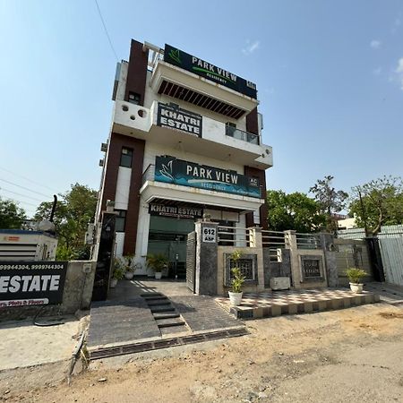 ホテル Parkview Residency グルガウン エクステリア 写真